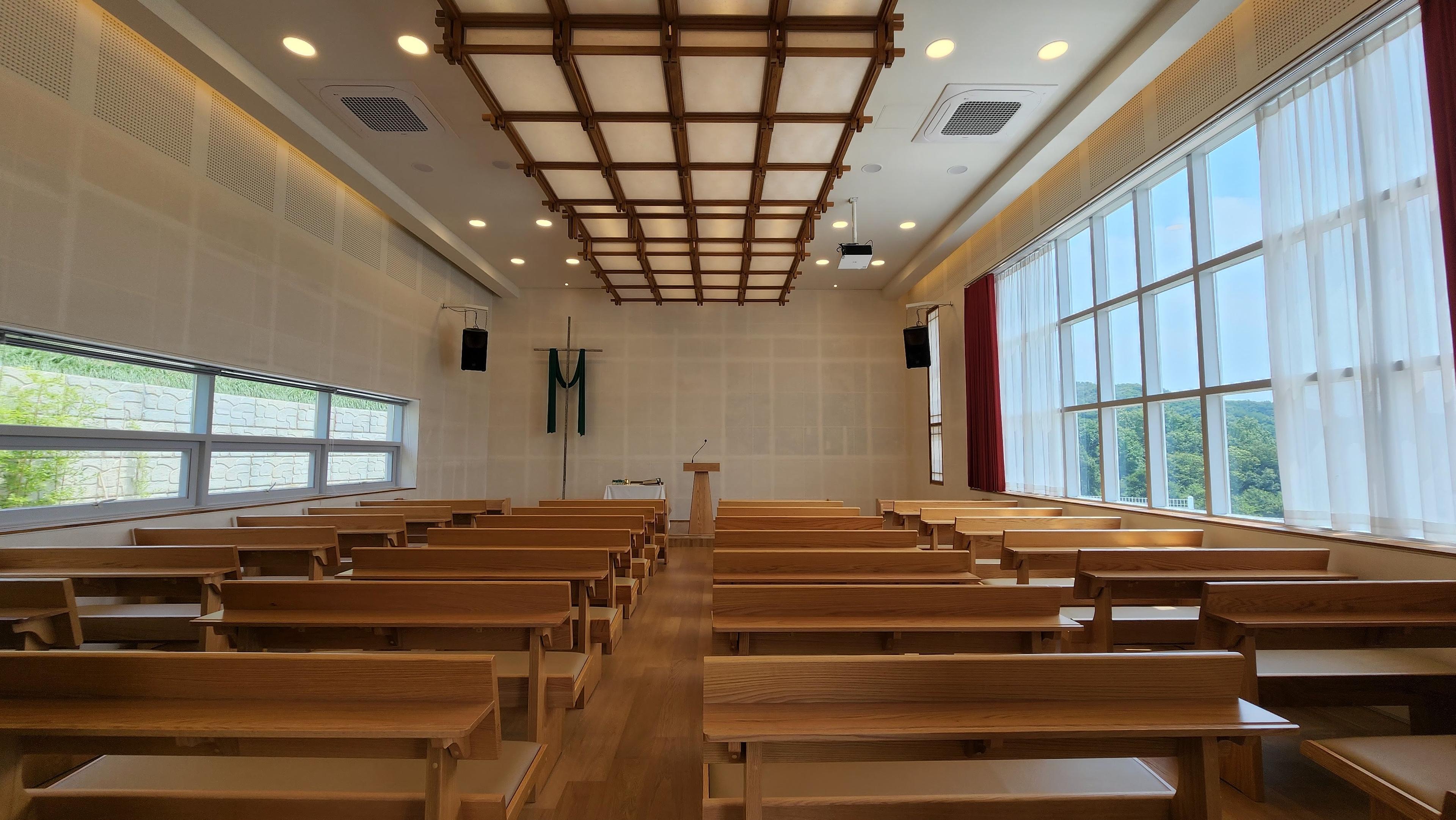 chapel room1