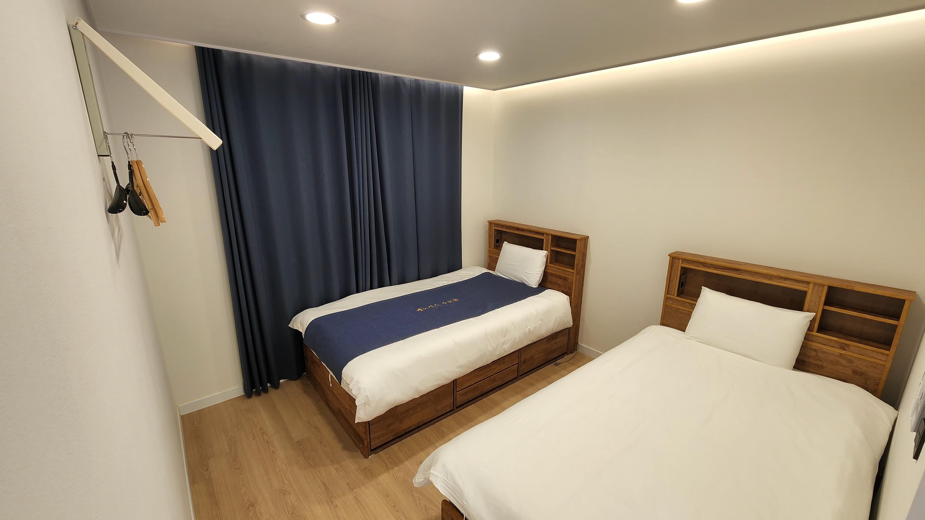 room1